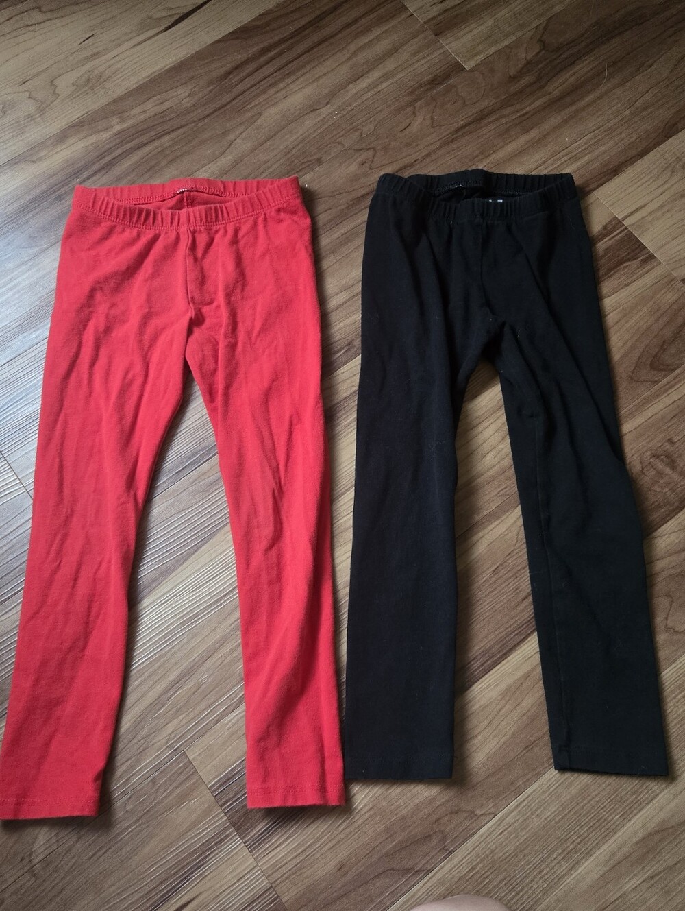 VGUC Cat & Jack Set of 2 Girls 4T Red and Black Leggings